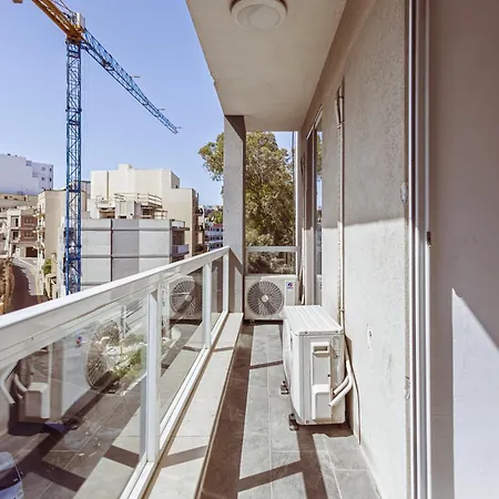 Modern 2br W Balcony 5 Min To Valletta